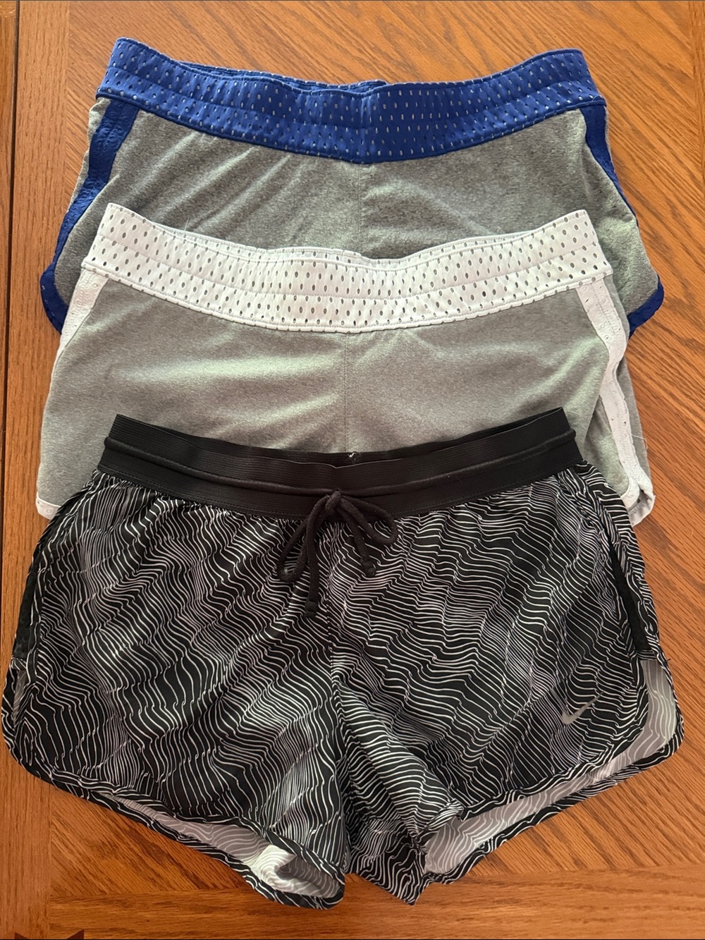 Set of 3 Women's Nike Shorts - reversible (2) Size small